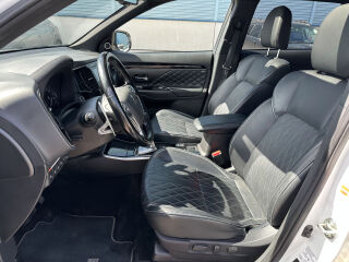 Mitsubishi Outlander PHEV Luxury 4WD 2.4 99kW