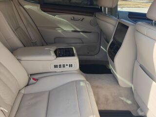Lexus LS 600h Long Ottoman pakett 5.0 V8 290kW