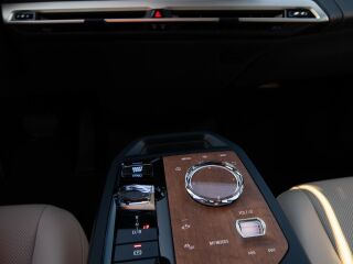 BMW iX xDrive 40 102кВ