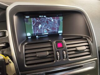 Volvo XC60 MOMENTUM 2.0 R4 D4 133kW