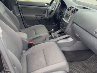 Volkswagen Golf 1.6 75kW