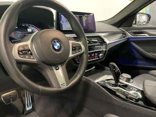 BMW 530 D xDRIVE Touring M-Sportpakett 3.0 210kW