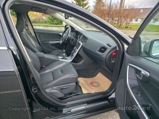 Volvo V60 R-DESIGN 2.0 R5 D3 120kW