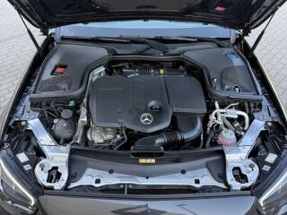 Mercedes-Benz E 300 AMG 4 MATIC NIGHT PACKET 2.0 143кВ