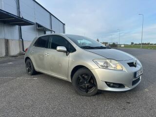 Toyota Auris 1.4 66kW