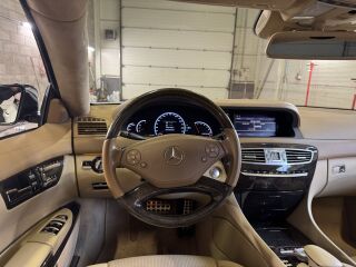 Mercedes-Benz CL 63 AMG 5.5 V8 420kW