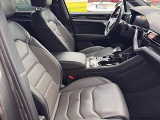 Volkswagen Touareg R-line 3.0 V6 TDI 210kW