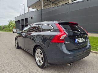 Volvo V60 Summum 2.4 158kW