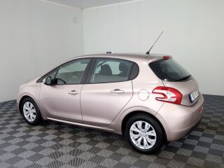 Peugeot 208 Elegance 1.2 60кВ