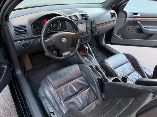 Volkswagen Golf R32 3.2 VR6 184кВ