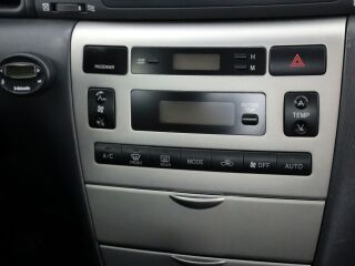 Toyota Corolla Linea Sol Facelift 1.6 81кВ