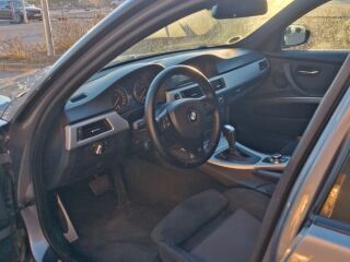 BMW 330 XD LCI M-Pakett 3.0 R6 180kW