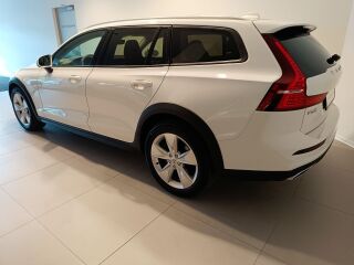 Volvo V60 Cross Country AWD B5 KERS 2.0 184кВ