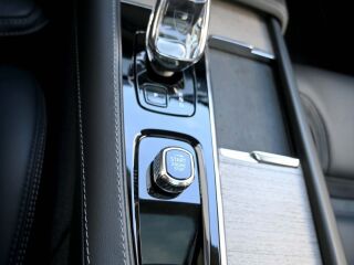 Volvo XC90 AWD H&K LUXURY+ ULTIMATE DARK INTELLI 2.0 T8 Long Range Plug-in 335kW