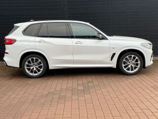 BMW X5 3.0 MHEV 210кВ