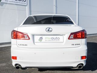 Lexus IS 250 White Pearl Facelift 2.5 153kW