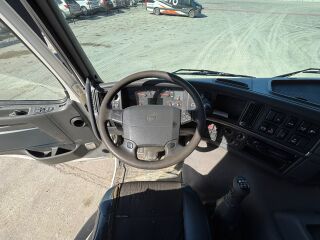 Volvo FM X 330 6x2 248kW