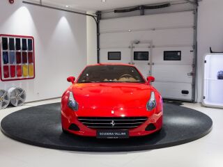 Ferrari California T 3.9 V8 412kW