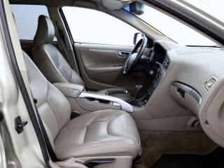 Volvo XC70 Summum Facelift ATM 2.4 D5 136kW