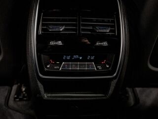 BMW X5 M Sportpaket Plug-In hybrid 3.0 290кВ