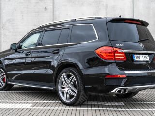Mercedes-Benz GL 63 AMG 5.5 V8 Bi-Turbo 410kW