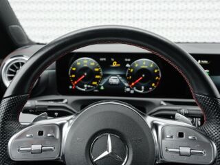 Mercedes-Benz CLA 180 180 AMG line 1.3 100kW