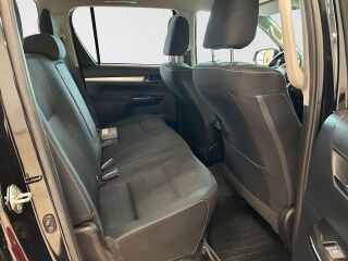 Toyota Hilux Legend 2.8 150кВ