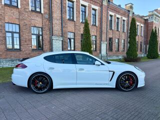 Porsche Panamera 4 GTS Facelift PDK Chrono 4.8 324kW