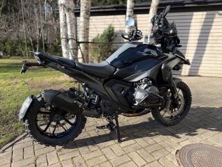 BMW R 1300 GS Triple Black boxer (flat twin) 107kW