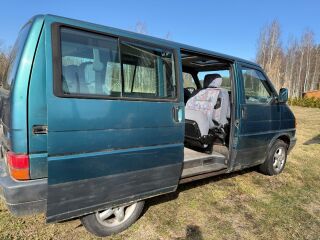 Volkswagen Multivan 2.4 57кВ