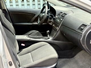 Toyota Avensis Linea Sol ATM 1.8 108kW