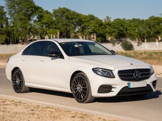 Mercedes-Benz E 220 4MATIC AMG Night Package 2.0 143kW