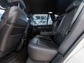 BMW X5 xDrive30d M-Sportpakett 3.0 190кВ