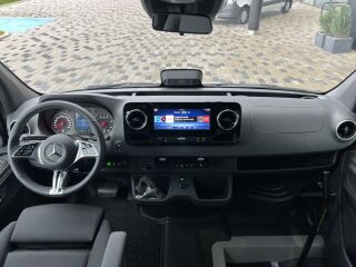 Mercedes-Benz Sprinter 519CDI 22+1+1 2.0 R4 140kW