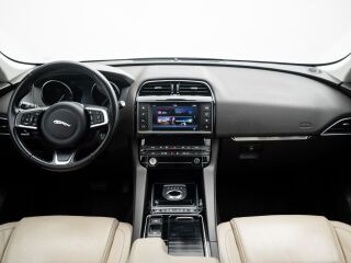 Jaguar F-Pace 2.0 132kW