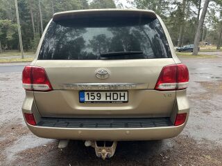 Toyota Land Cruiser 200 V8 4.5 195кВ