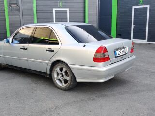 Mercedes-Benz C 220 3.2 162kW