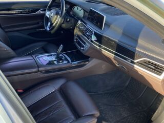 BMW 740 X-Drive 3.0 235кВ