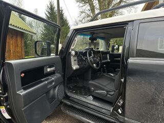 Toyota FJ Cruiser 4.0 178kW
