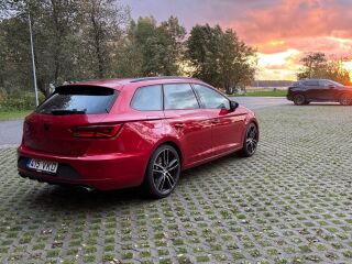 SEAT Leon ST Cupra 300 4Drive 2.0 221кВ