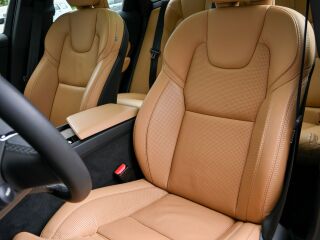 Volvo XC60 AWD LUXURY DARK PLUS INTELLI 2.0 T6 Plug-in LONG RANGE 293кВ