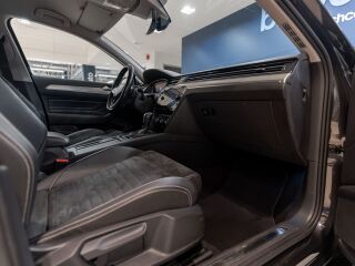 Volkswagen Passat R-Line 4 Motion 140kW