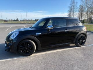 MINI Cooper S John Cooper Works 2.0 141кВ