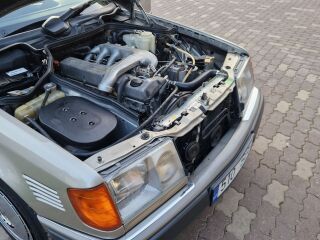 Mercedes-Benz E 300 Turbo 3.0 108kW