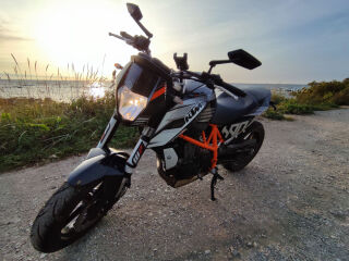 KTM 690 Duke KTM Duke 690 / Akrapovic / stunt-track bi LC4 50кВ
