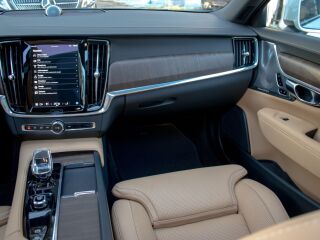 Volvo V90 Cross Country MY23 Ultimate Bright Xenium Wntr 2.0 B5 AWD MHEV Kerghübriid 183kW
