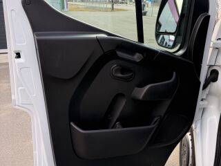 Renault Master Carrier Xarios 300 2.3 100kW