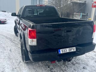 Toyota Tundra 5.7 284kW