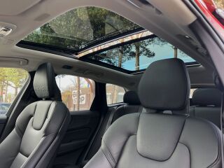 Volvo XC60 Intelli Safe Pro MY21 2.0 B4 KERS MILD Kerghübriid 145kW