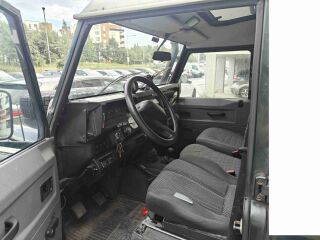 Land Rover Defender 2.5 90kW